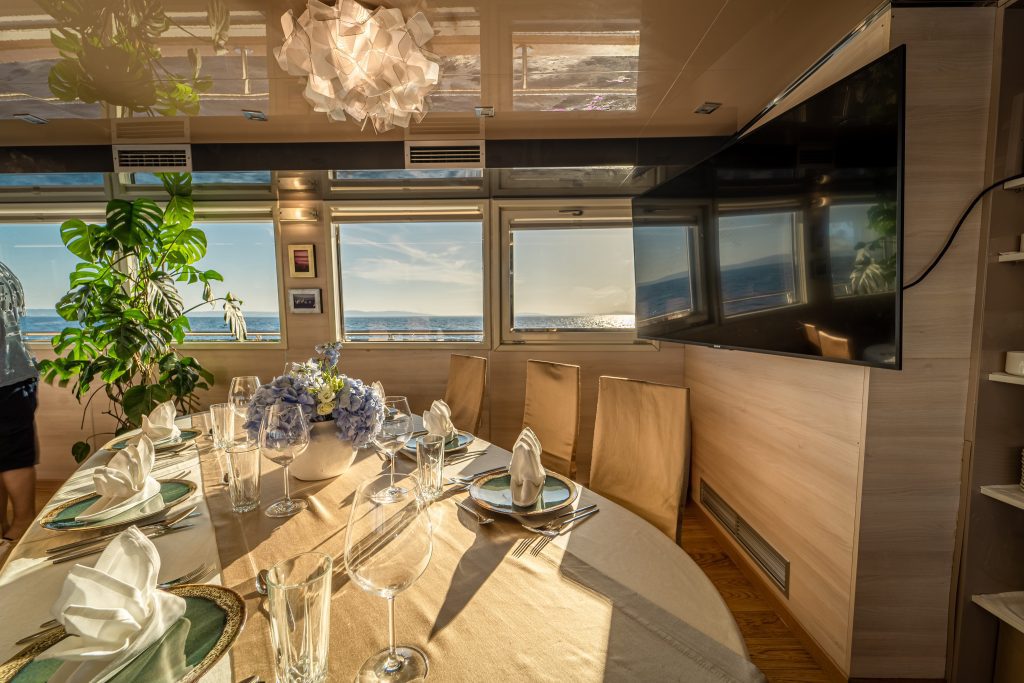 36. RIVA Formal dining in salon - Upper deck 36. RIVA Formal dining in salon - Upper deck